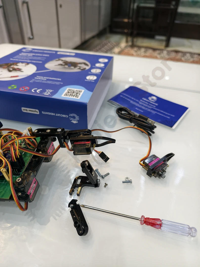Circuit Height Spiderbot with Box